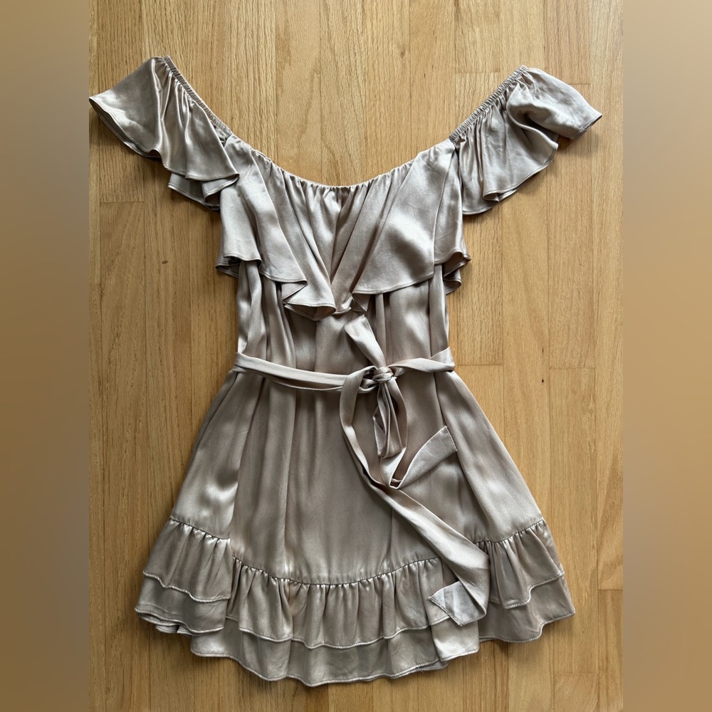 Elegant Off-Shoulder Ruffle Dress